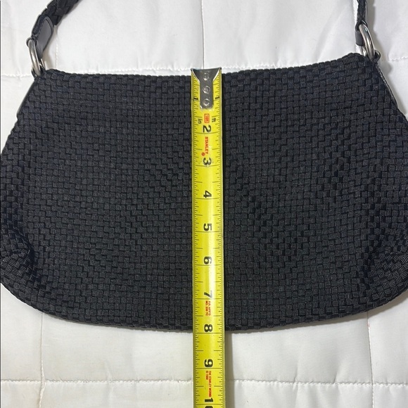 The Sak Black Woven Shoulder Bag - Picture 3 of 9
